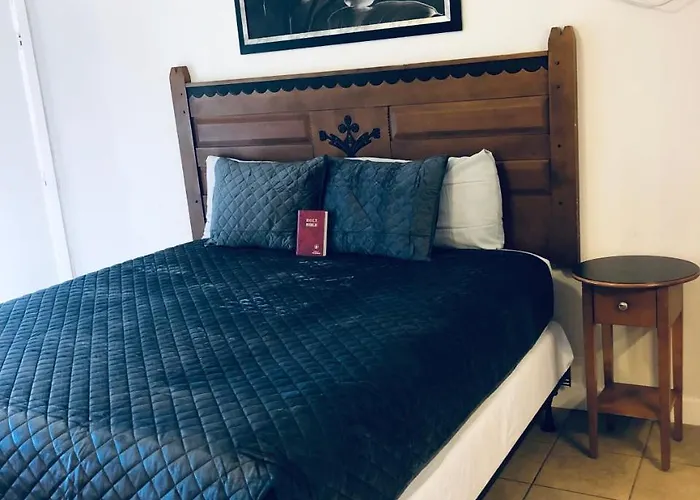 Pine View Motel